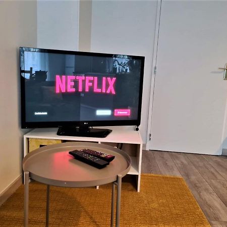 Grand Studio Lyon Villeurbanne Proche Metro - Wifi Luaran gambar